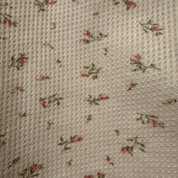 Princess Polly lounge/sleeper set of crop top and boy shorts. - Picture 4 of 7